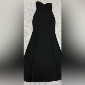 Sleeveless black dress